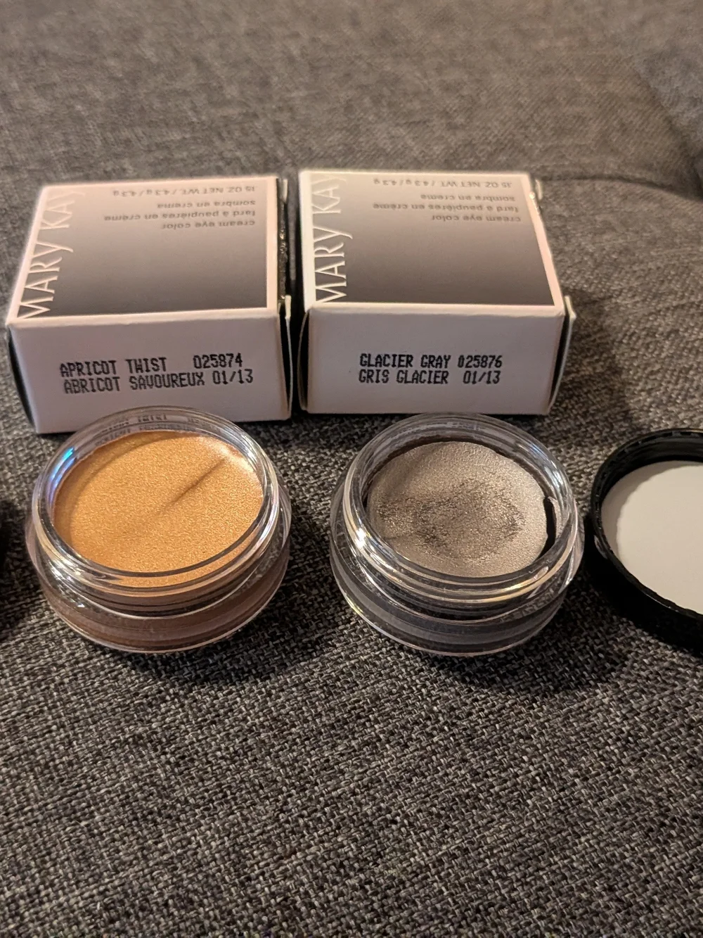 Mary Kay Apricot Twist & Glacier Gray Cream Eyeshadow Duo | Vintage Gold Silver